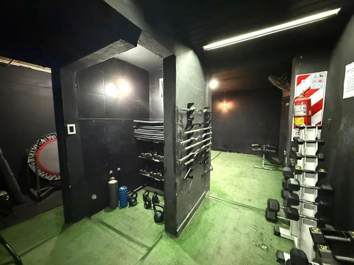 VENTA GRAN LOCAL COMERCIAL CENTRICO SOBRE AVENIDA 3