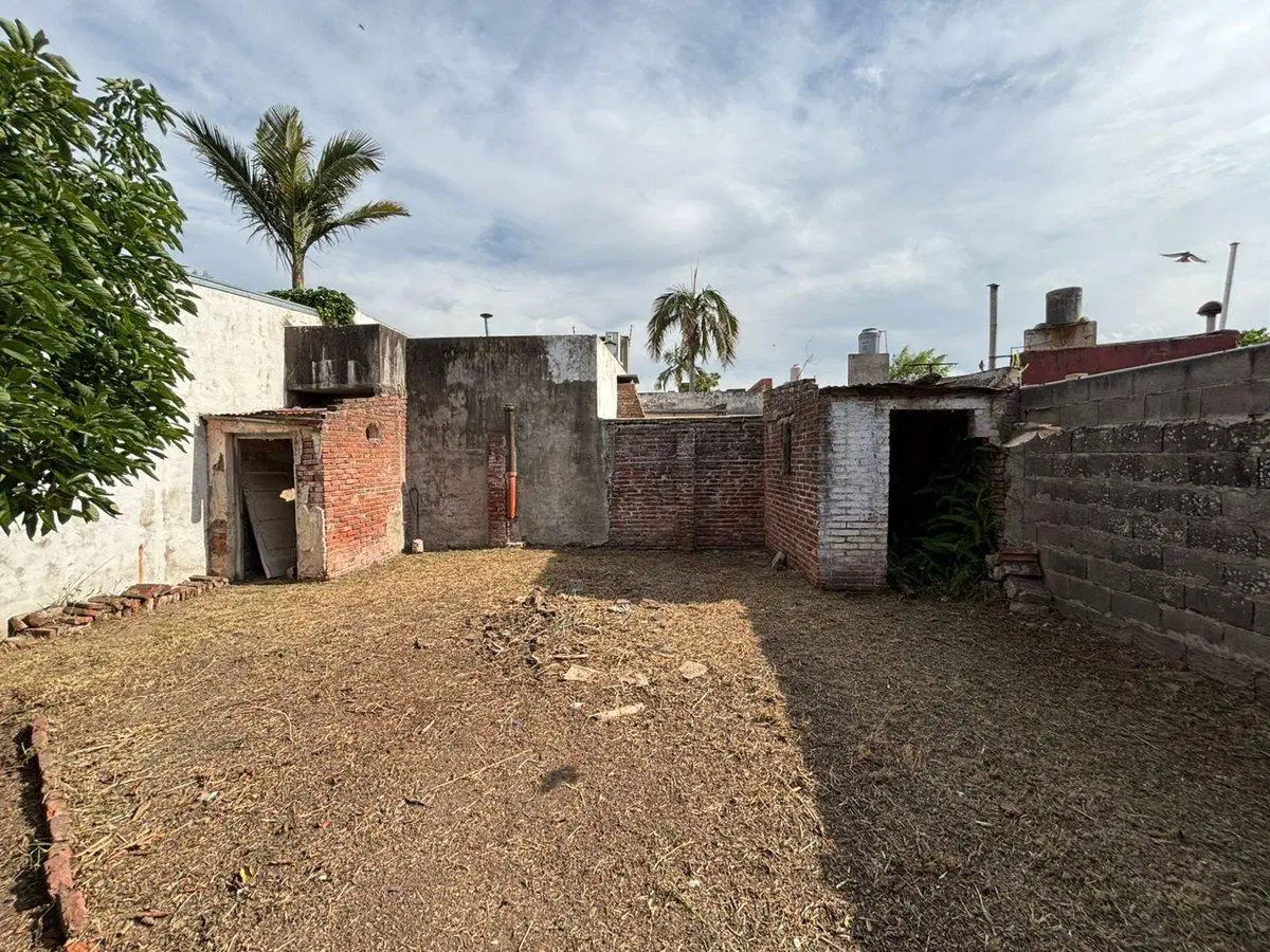 TERRENO CON CASA A DEMOLER EN GUADALUPE ESTE 457m2 3