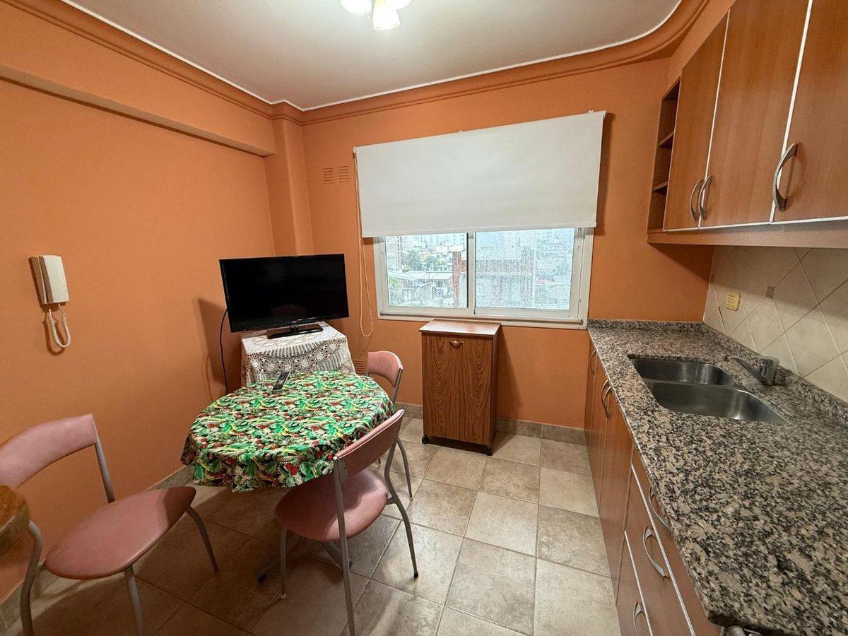 Foto de VENTA DPTO 2 DORM Y 2 BAÑOS B°CONSTITUYENTES, imagen 3