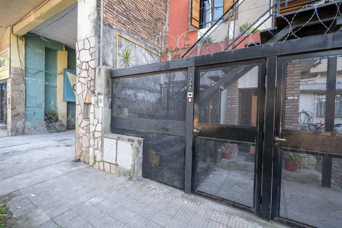 PLANTA ALTA SOBRE AV.GALICIA CON COCHERA 4