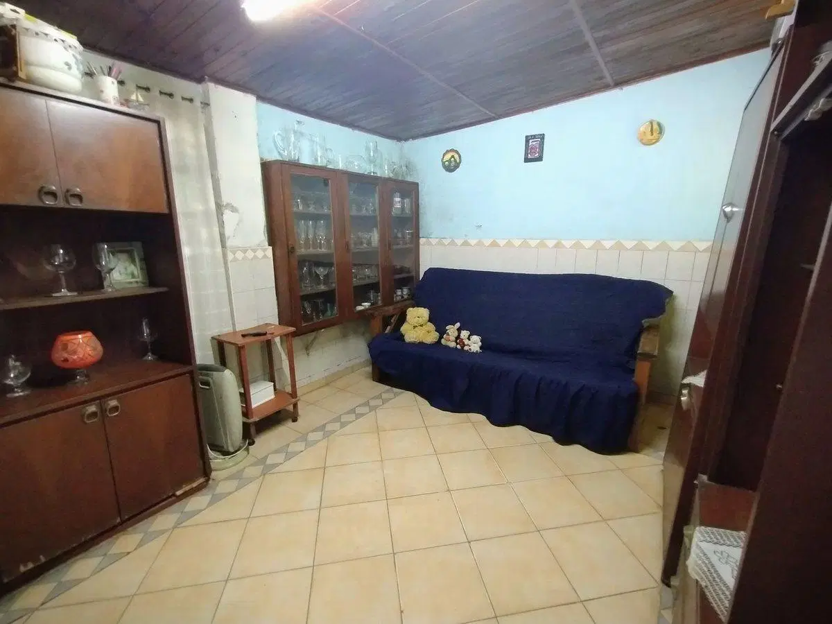VENTA CASA CON COCHERA A 1 CUADRA DE BLAS PARERA 2