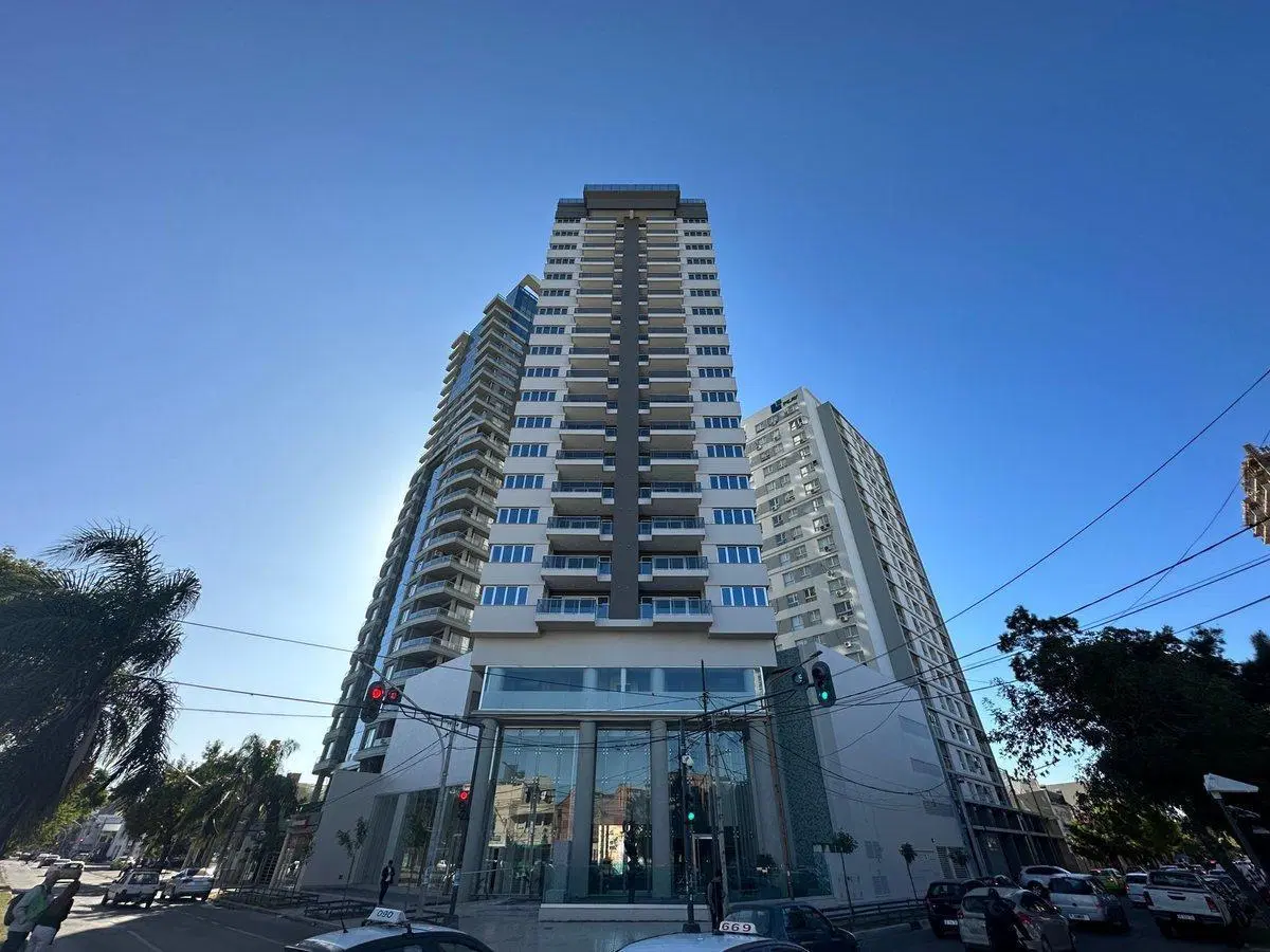 VENTA DPTO 2 DORM Y COCHERA SOBRE BOULEVARD 5