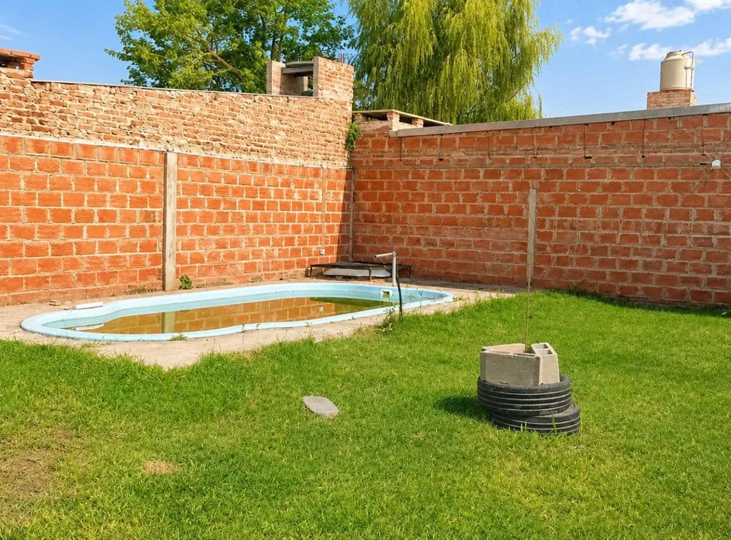 Alquiler Casa 1 Dormitorio con Patio y Pileta 2