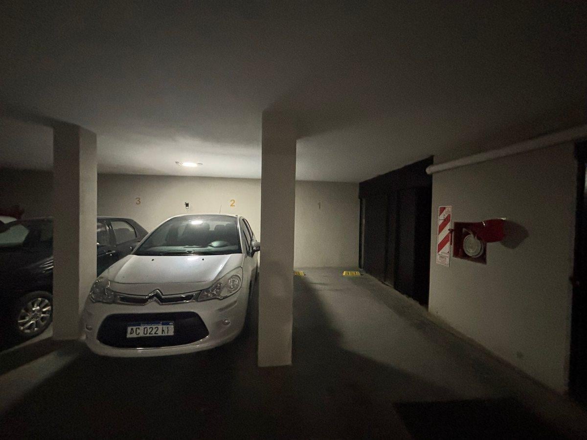 SE VENDE COCHERA CENTRICA - UNIDAD 2