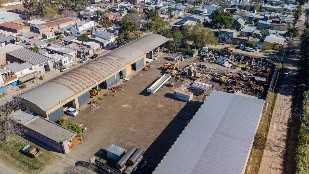 Terreno- Galpón en venta de 5700 m2 apto depósito 4