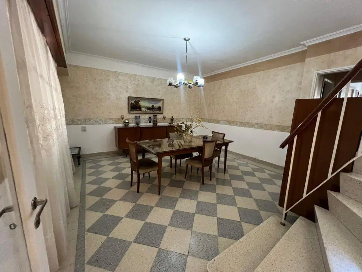 Venta | Casa 4 dormitorios y patio en Barrio Roma 2