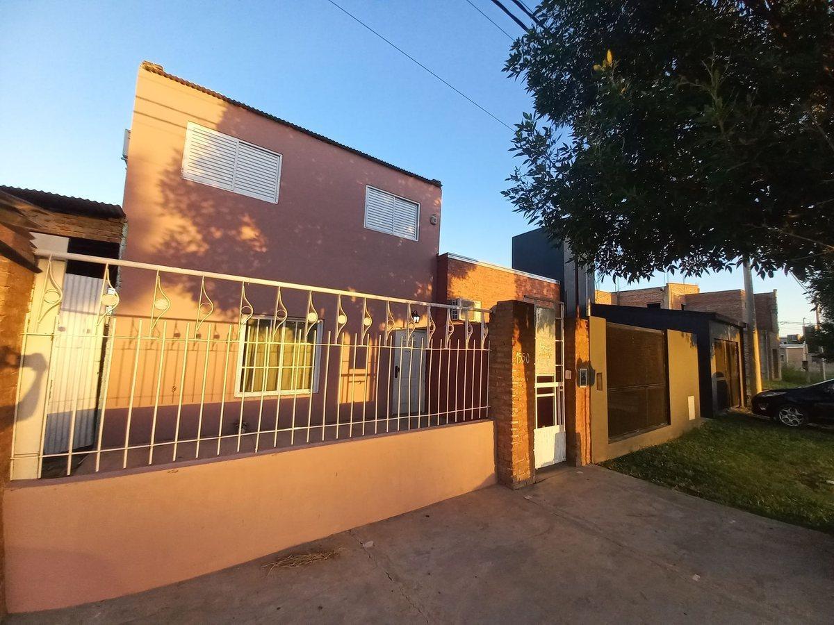 VENTA CASA C/ LOCAL FRENTE A PLAZA -ÁNGEL GALLARDO