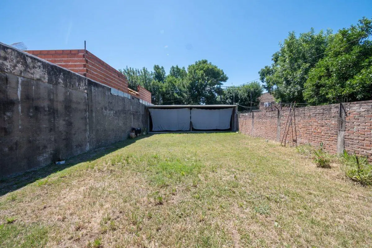 VENTA CASA 2 DORMITORIOS CON PATIO 2