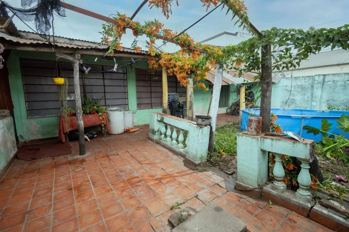 VENTA CASA A REFACCIONAR EN MONTE VERA 4