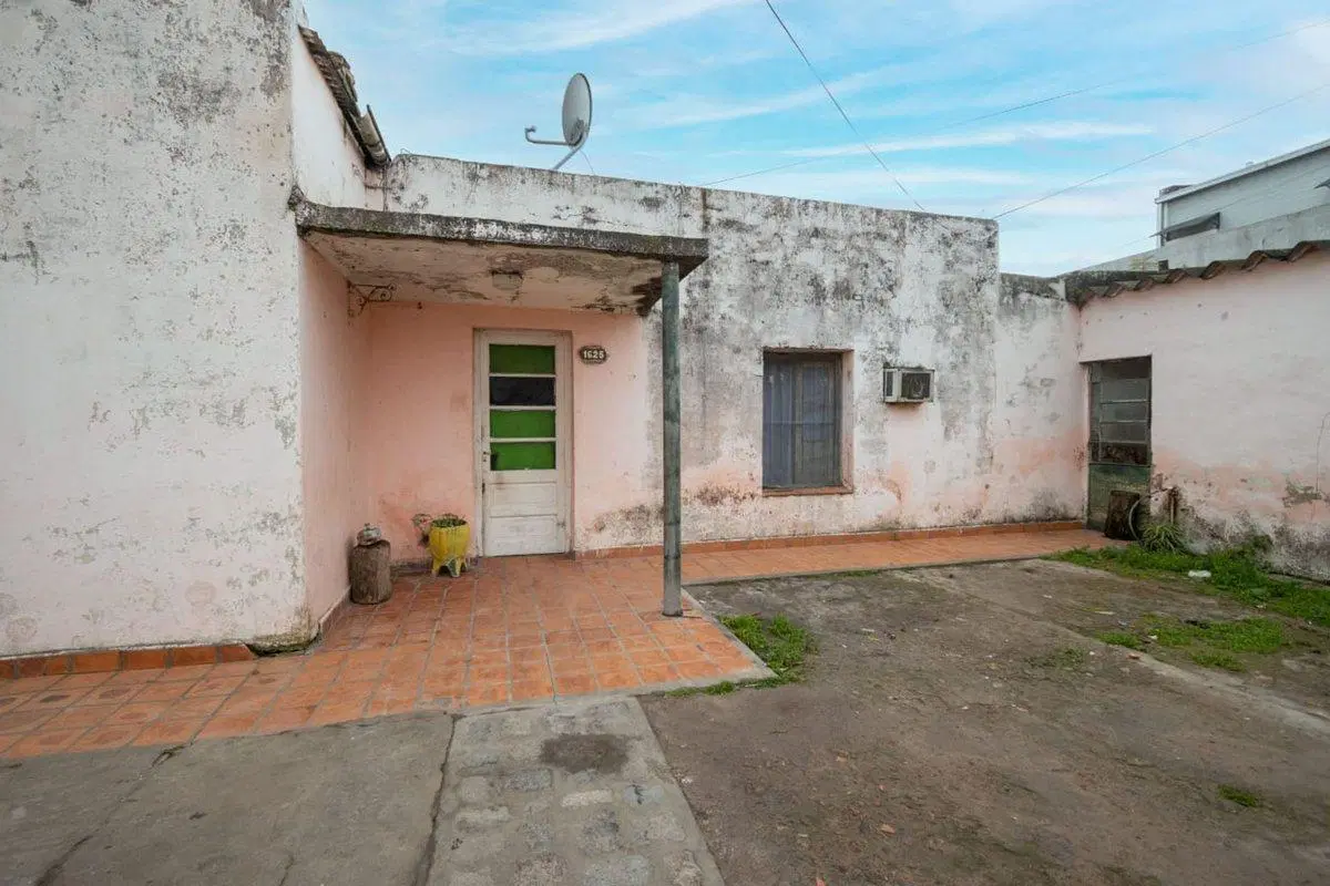 VENTA CASA A REFACCIONAR EN MONTE VERA 2