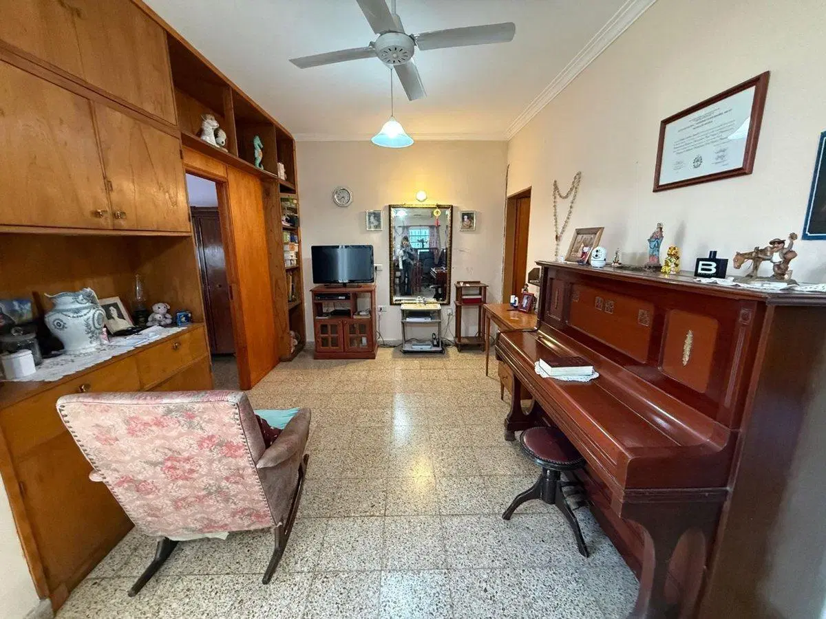 VENTA CASA 2 DORM. Y COCHERA Y DPTO EN GUADALUPE 3