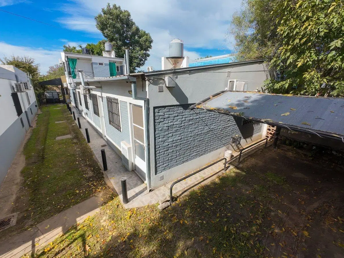 VENTA INMUEBLE CON 6 DEPARTAMENTOS - RUTA 11 5