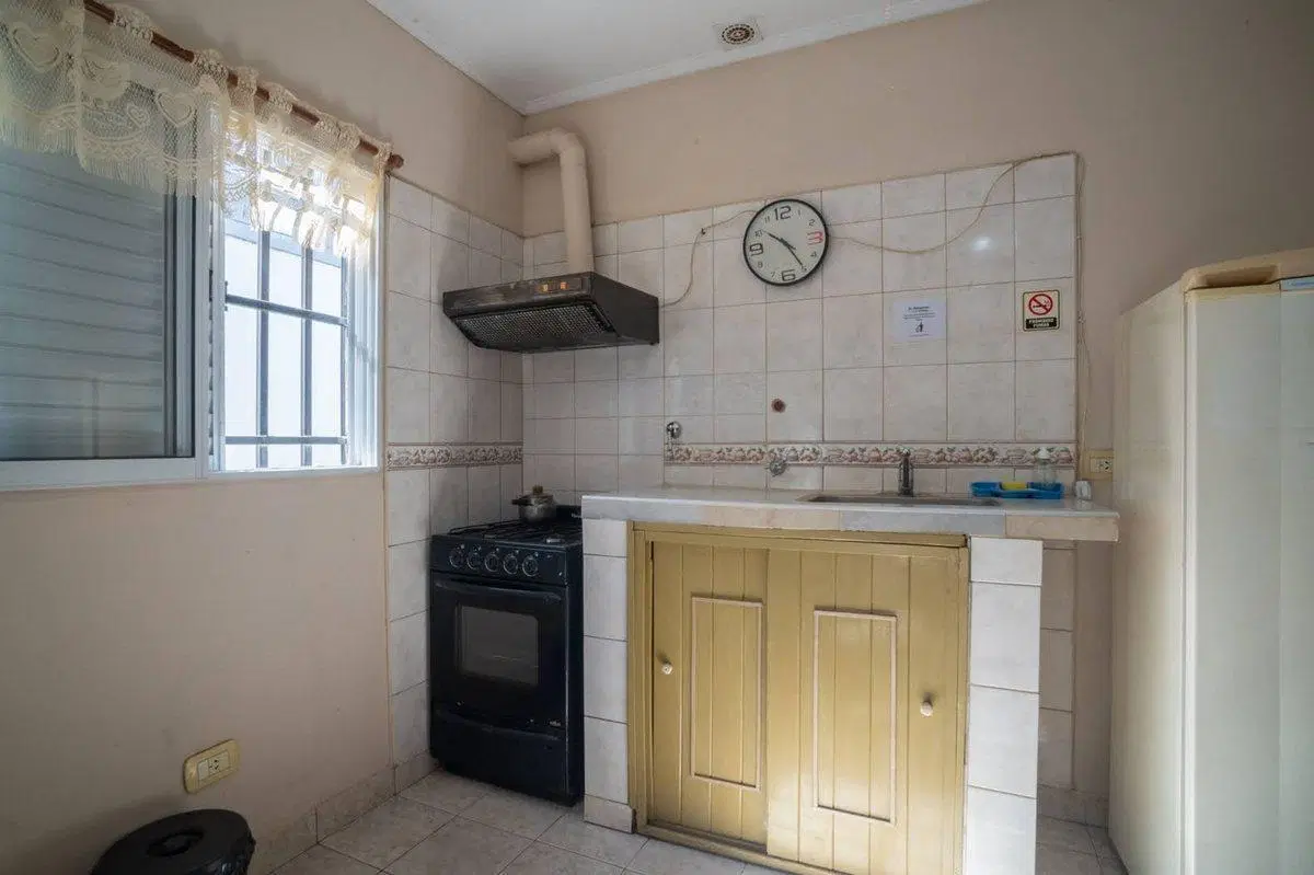 VENTA INMUEBLE CON 6 DEPARTAMENTOS - RUTA 11 2