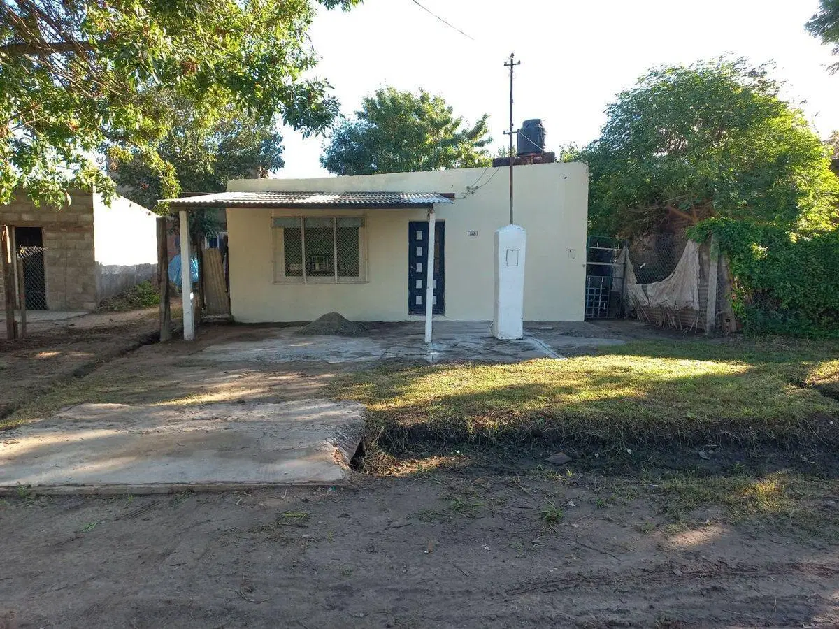 Venta Casa 2 Dormitorios y Patio - Santo Tomé 3
