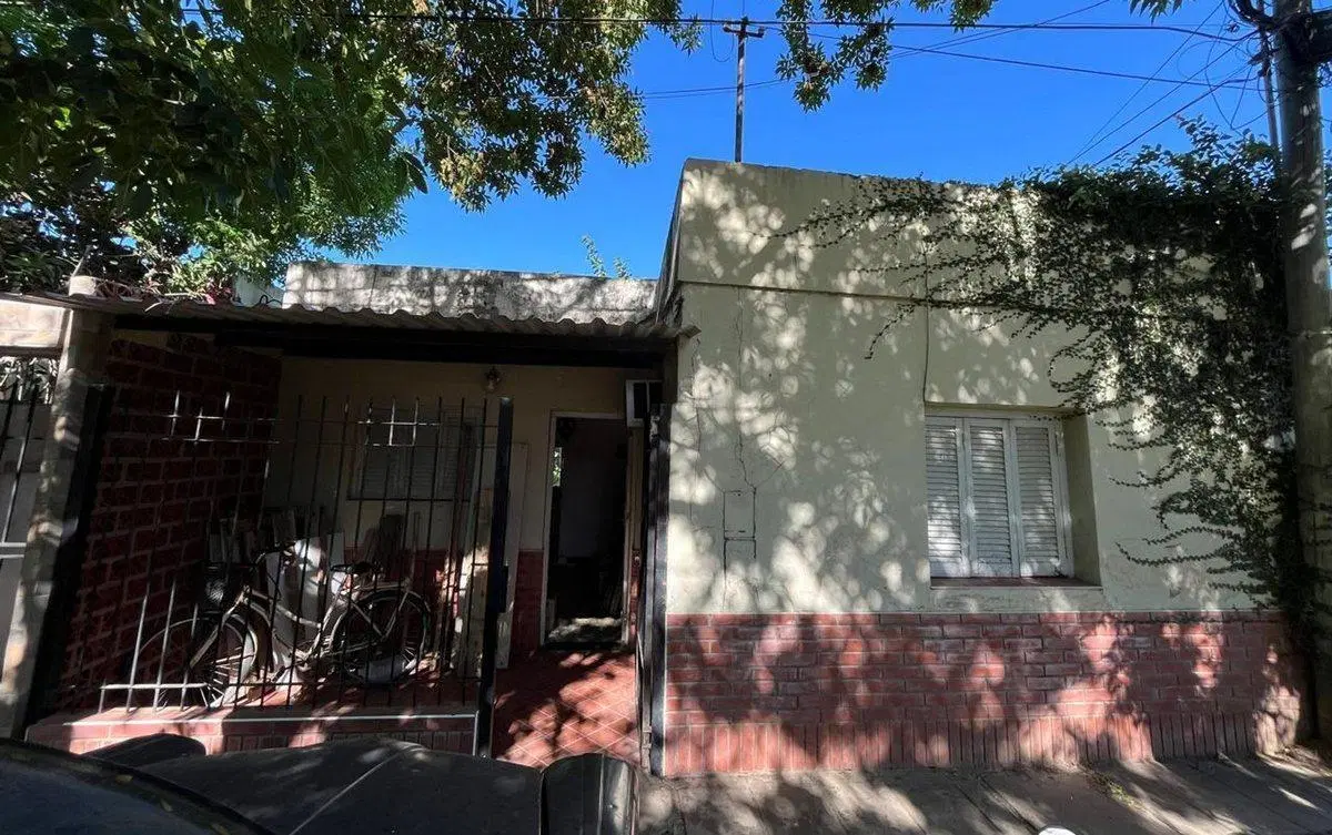 VENTA CASA A REFACCIONAR ZONA CENTRO SANTO TOMÉ 3