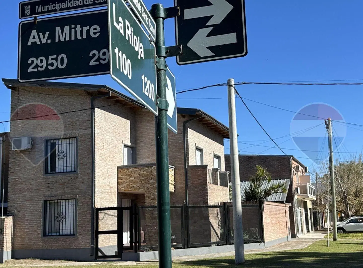 Casa en venta en Santo Tomé. 3 dorm en esquina 5