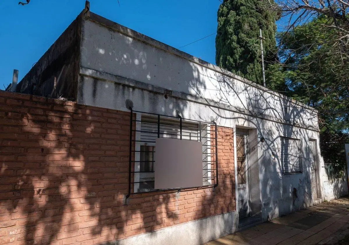 VENTA CASA A REFACCIONAR y/o demoler.  BARRIO SUR 2