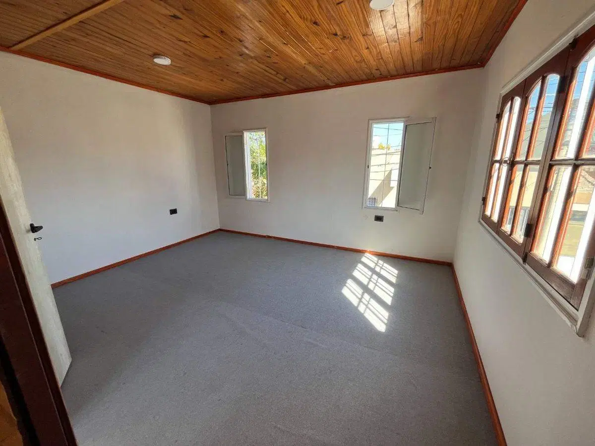 VENTA CASA + DPTO - 4 DORM- B° MAYORAZ 3