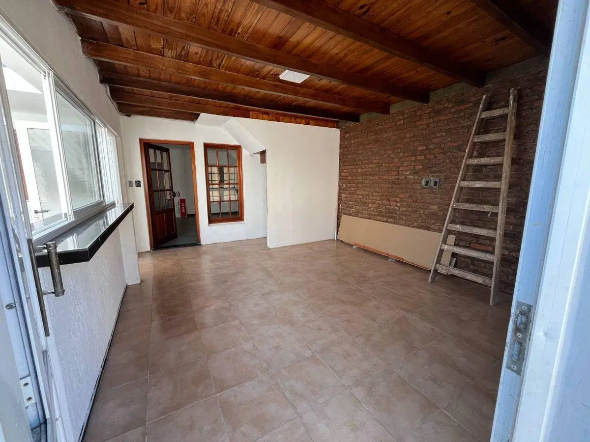 VENTA CASA + DPTO - 4 DORM- B° MAYORAZ 2