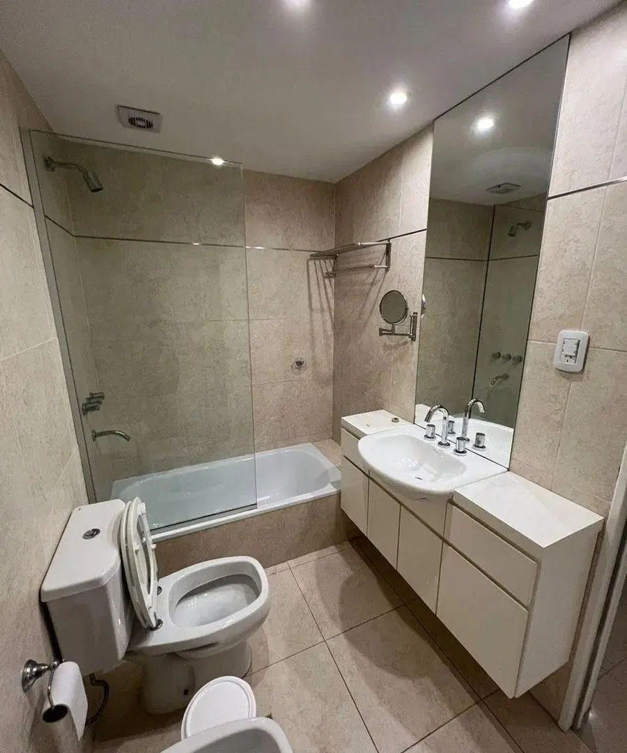 VENTA DE DEPARTAMENTO AMPLIO Y AMOBLADO EN AMARRAS 8