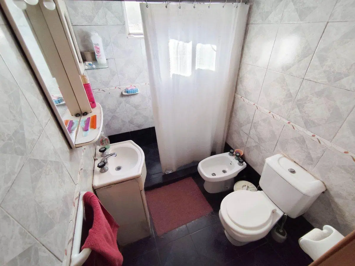 2 CASAS EN VENTA + GALPÓN  - A METROS DE PEÑALOZA 5