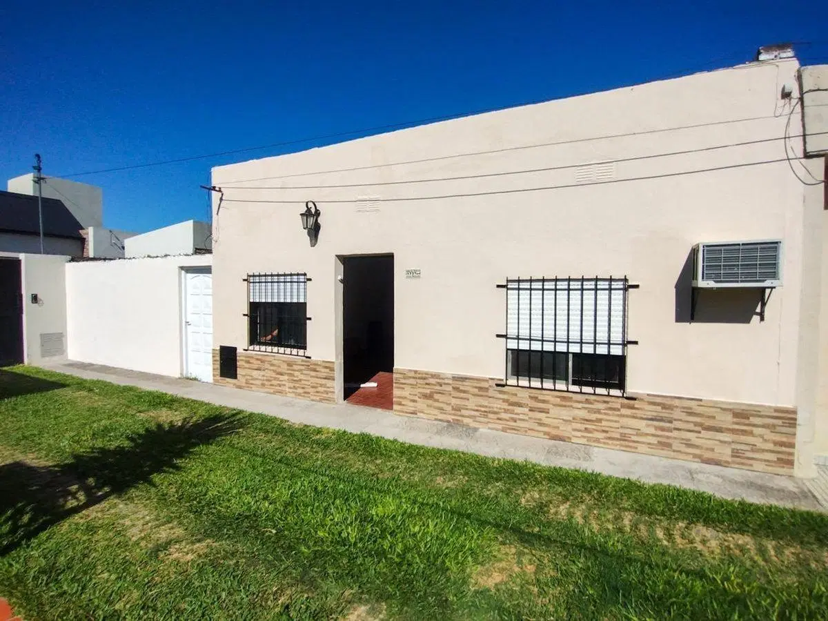 VENTA- casa interna en Santo Tome- zona CENTRO 4