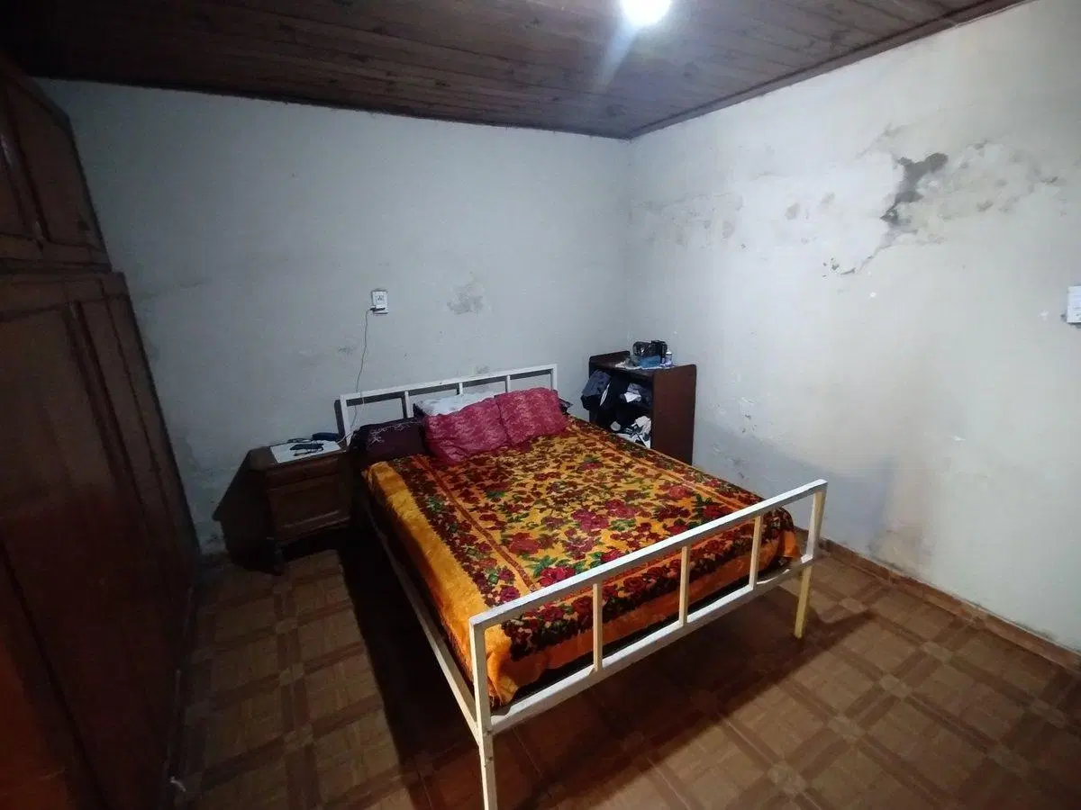VENTA CASA CON COCHERA A 1 CUADRA DE BLAS PARERA 8