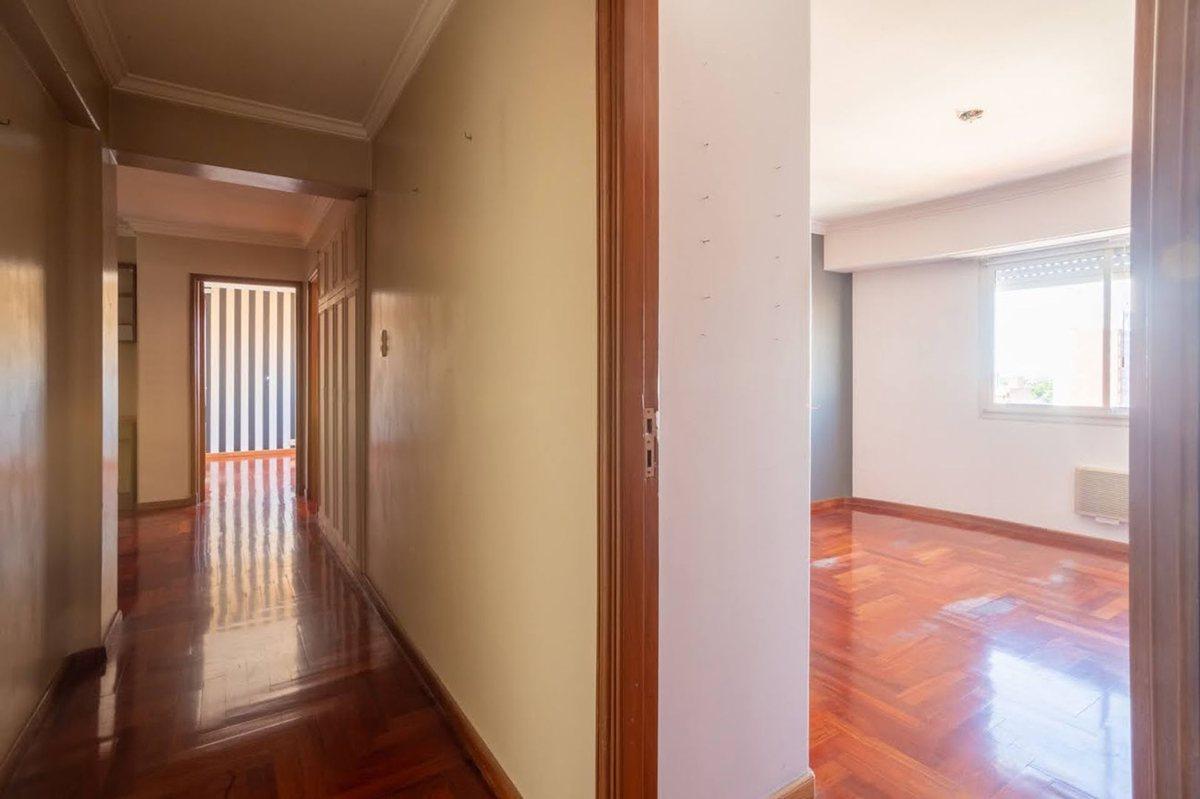 Foto de VENTA PISO 3 DORM. B° CONSTITUYENTES CON COCHERA, imagen 5