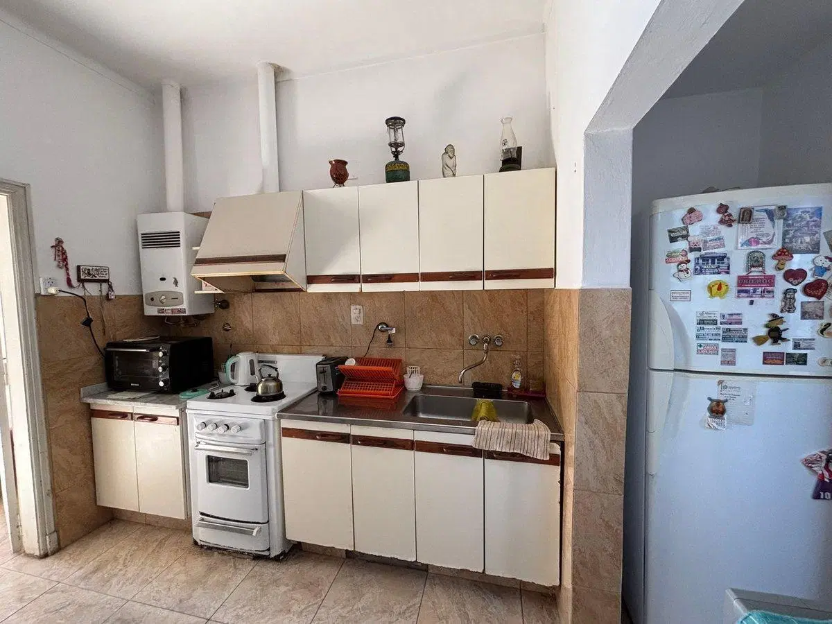 CASA INTERNA SOBRE AVENIDA C/ COCHERA 5