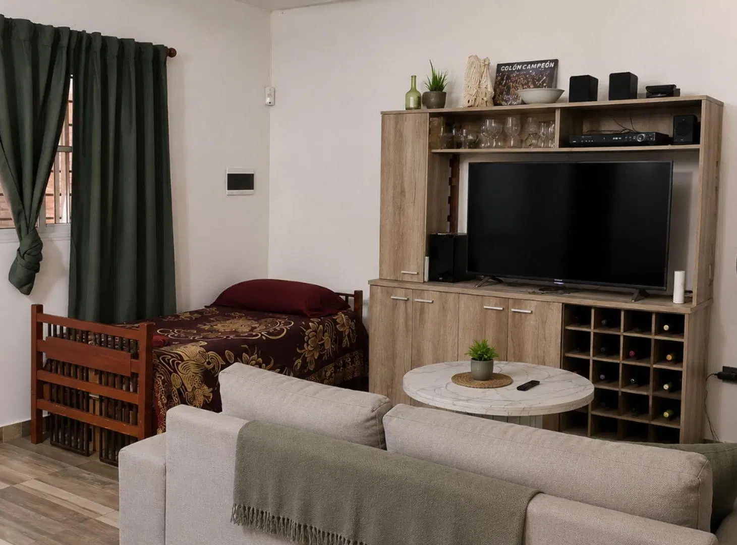 Alquiler Casa 1 Dormitorio con Patio y Pileta 3