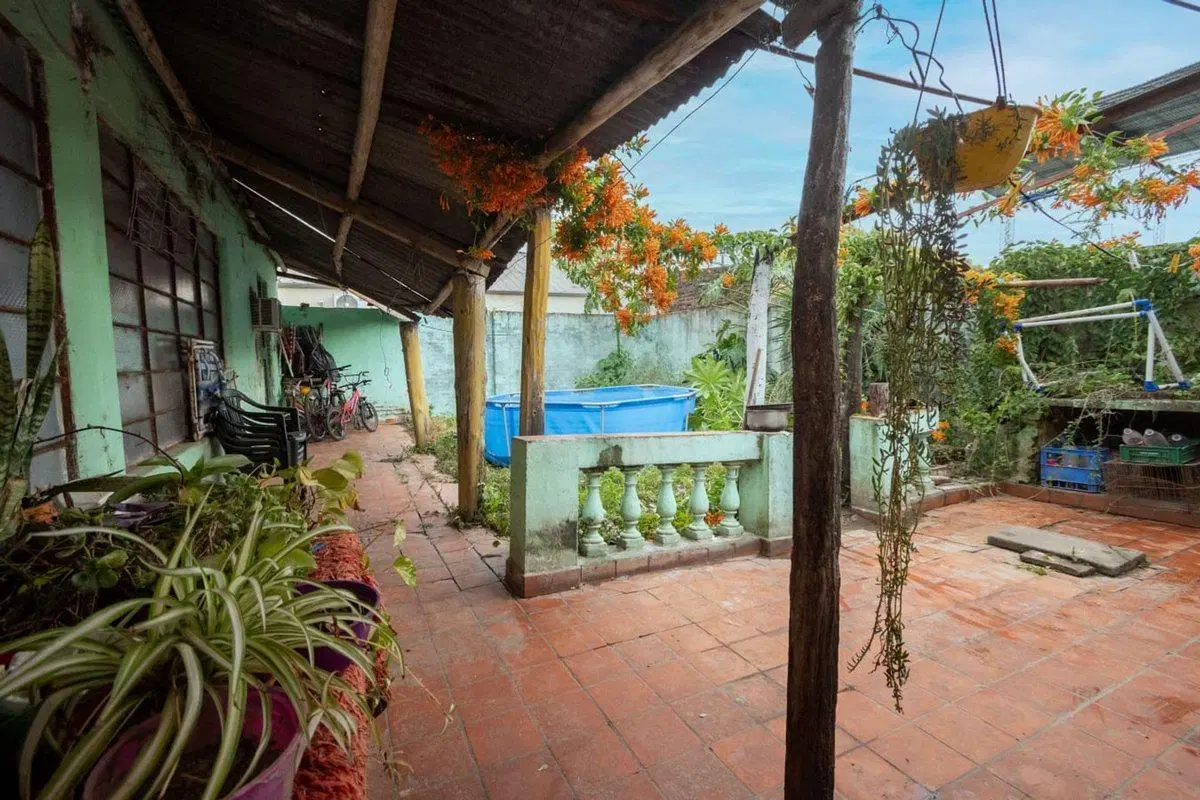 VENTA CASA A REFACCIONAR EN MONTE VERA 4