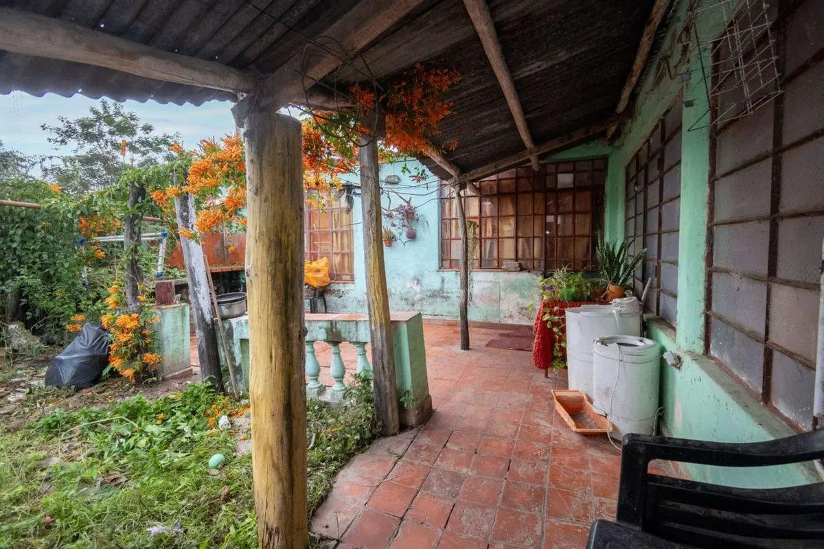 VENTA CASA A REFACCIONAR EN MONTE VERA 8
