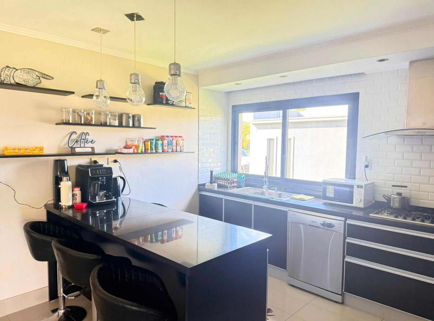 Foto de VENTA CASA EN AIRES DEL LLANO SOBRE EL BV., imagen 2