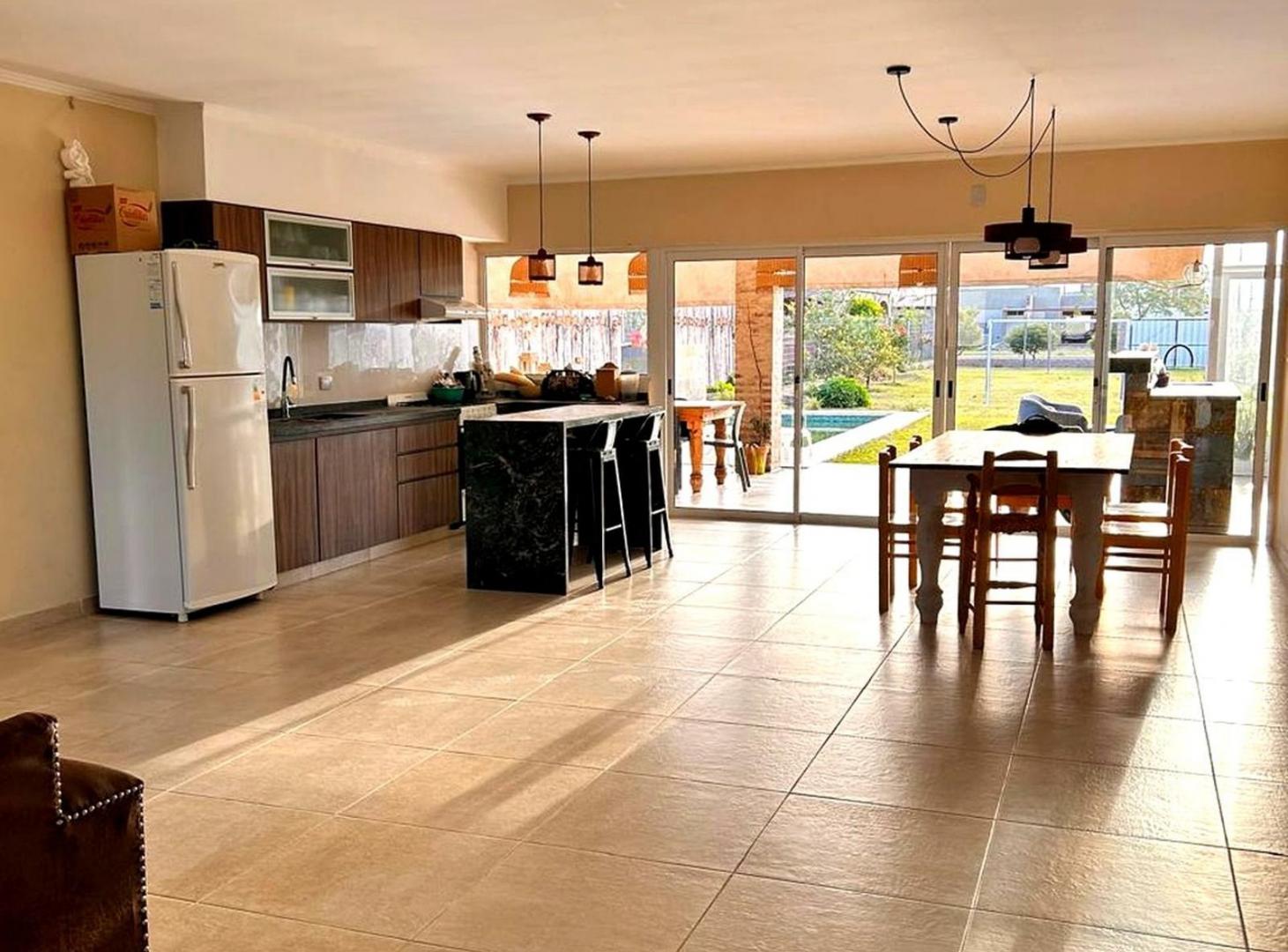 Foto de CASA EN VENTA 2 DORM PILETA Y GRAN TERRENO, imagen 2