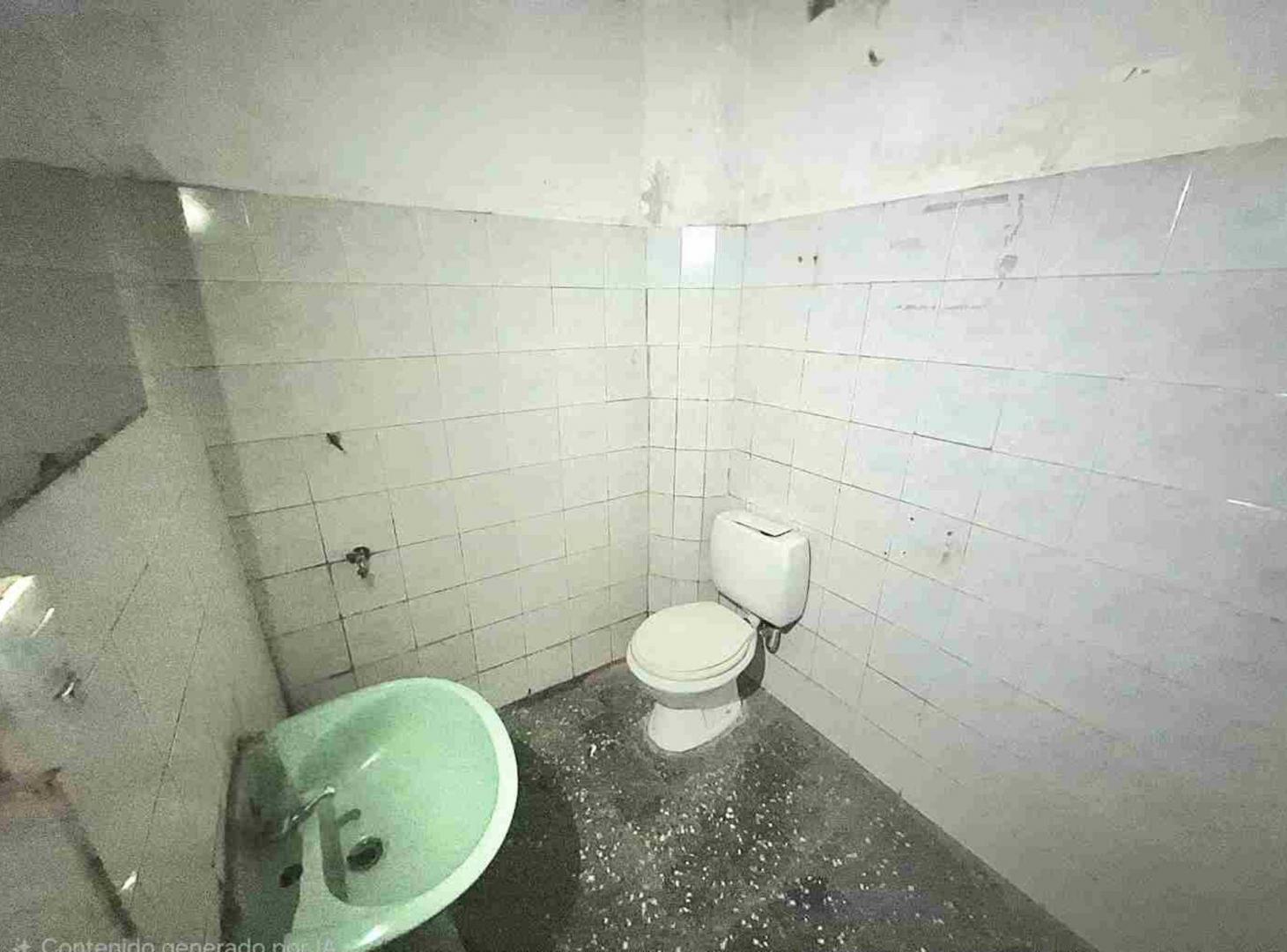 Foto de ALQUILER AMPLIO LOCAL COMERCIAL CÉNTRICO, imagen 2