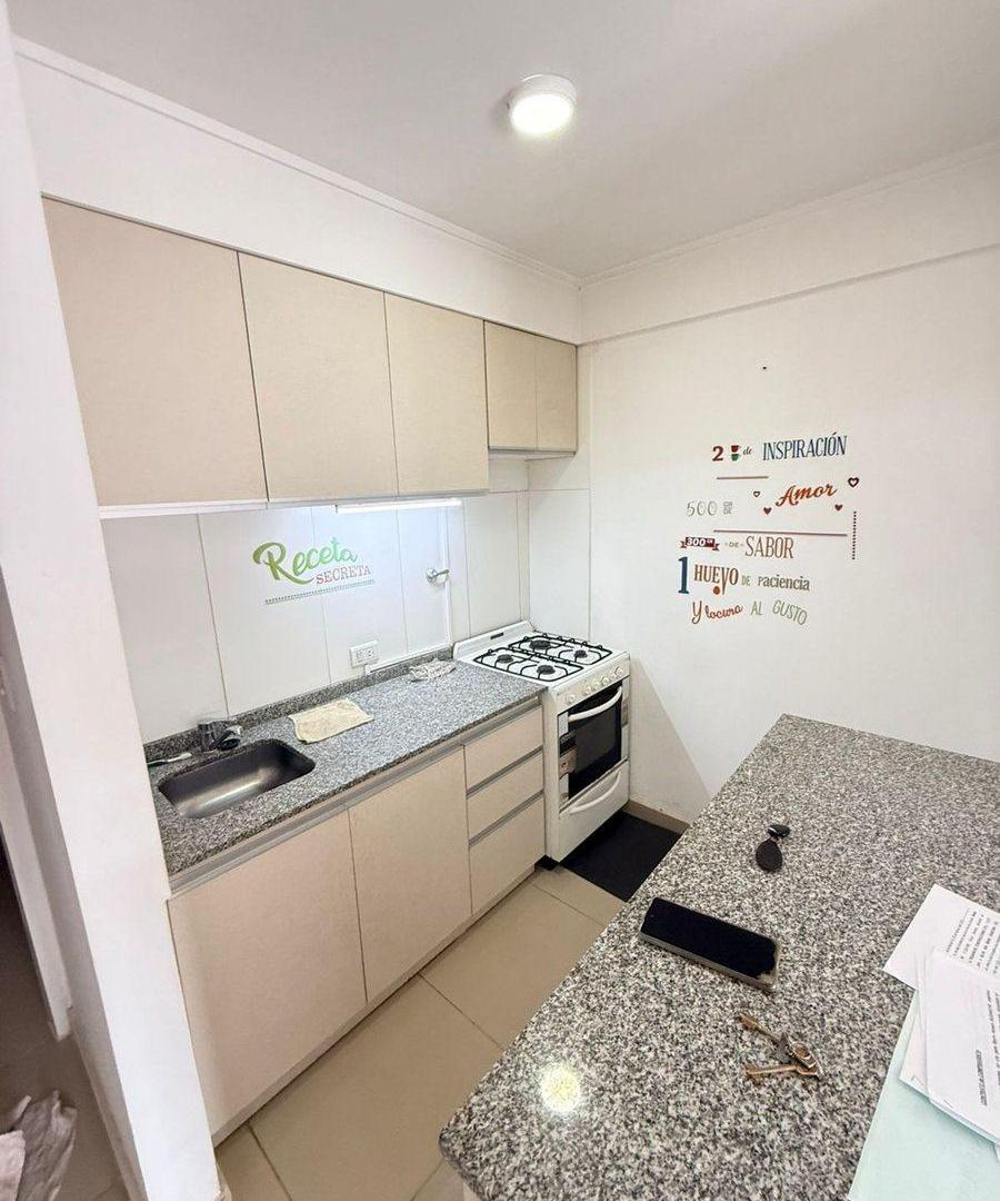 Foto de DEPARTAMENTO 2 DORMITORIOS SOBRE AV.FACUNDO ZUV., imagen 2