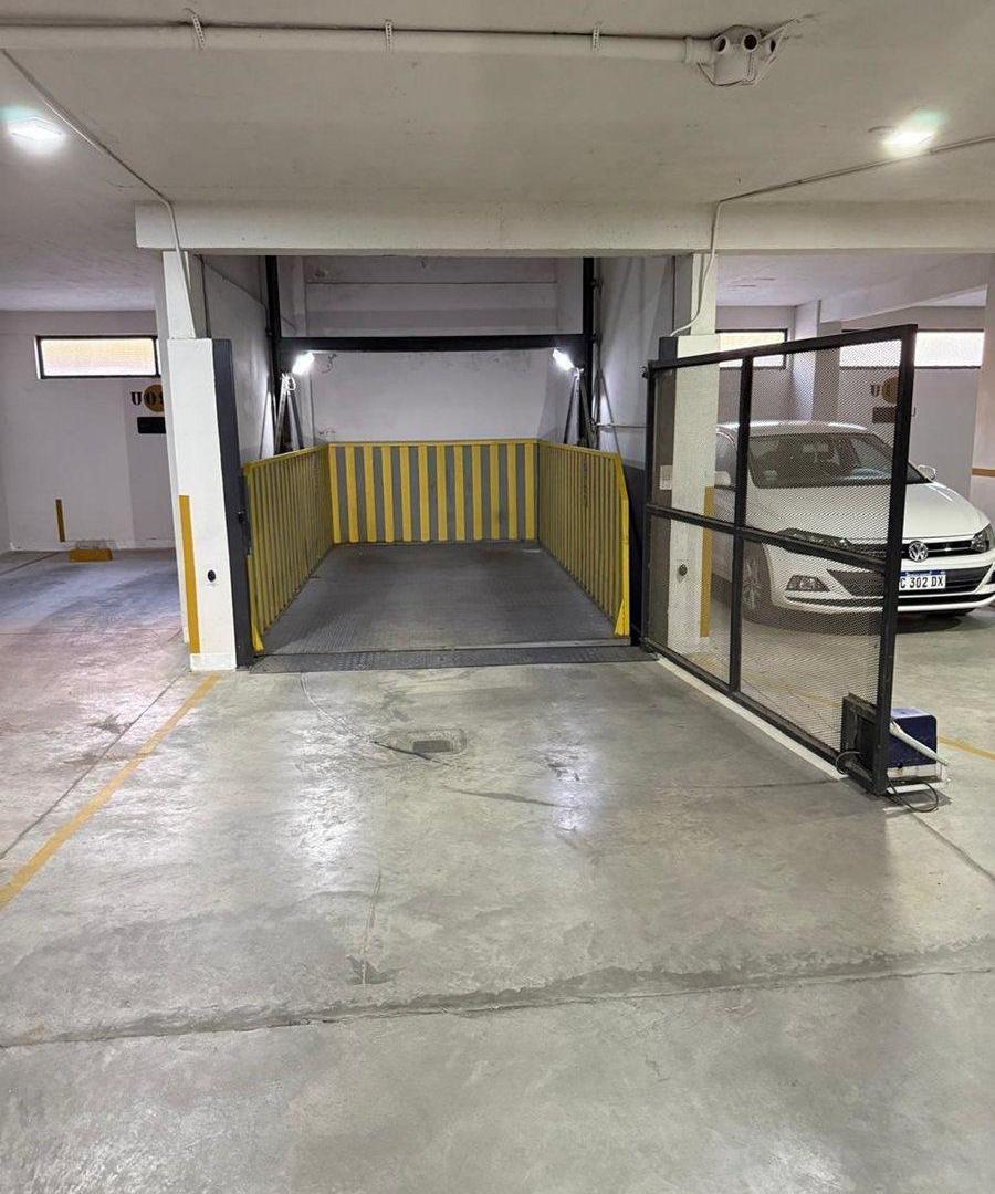Foto de VENTA COCHERA TORRE PIAZZA FRENTE A P.PUEYRREDON, imagen 3