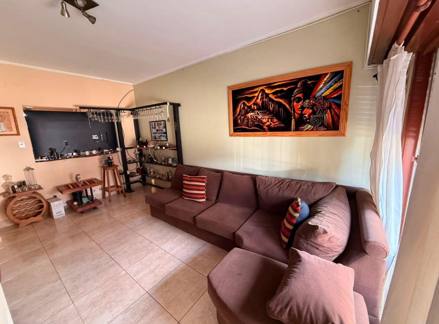 Foto de VENTA CASA 4 DORMIT 2 BAÑOS Y 2 COCHERAS GUADALUPE, imagen 2