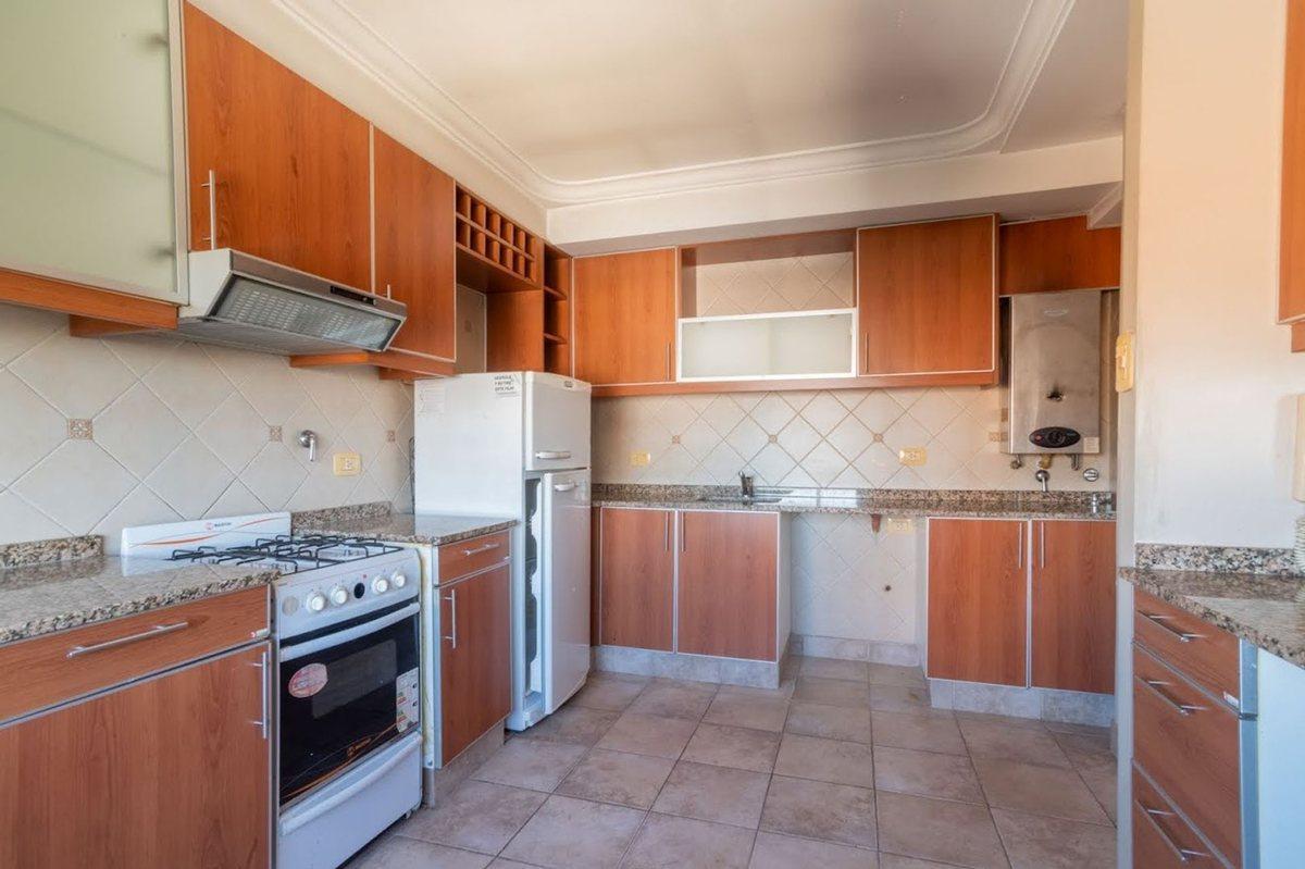 Foto de VENTA PISO 3 DORM. B° CONSTITUYENTES CON COCHERA, imagen 4