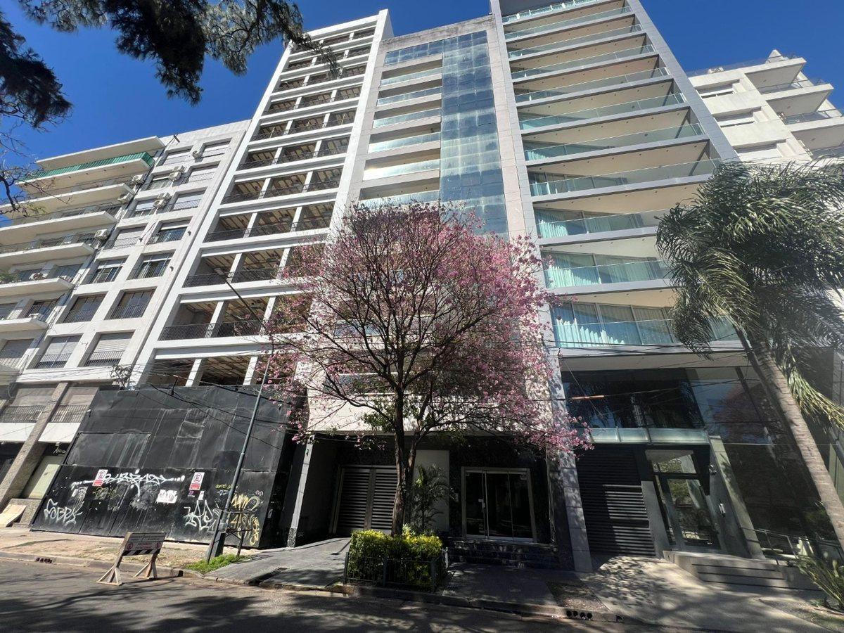 Foto de PISO DE CATEGORIA EN PLENO BOULEVARD GALVEZ, imagen 2
