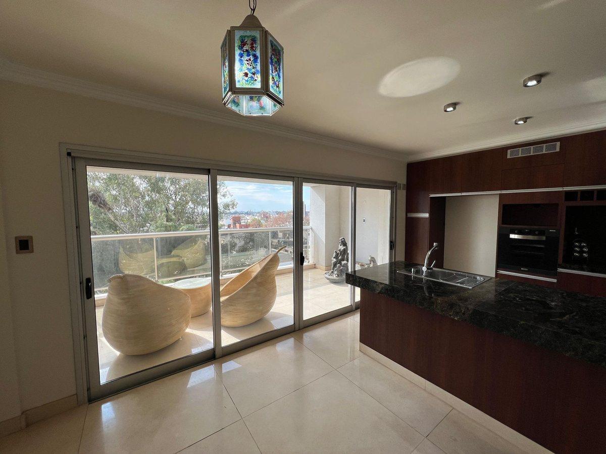 Foto de PISO DE CATEGORIA EN PLENO BOULEVARD GALVEZ, imagen 1