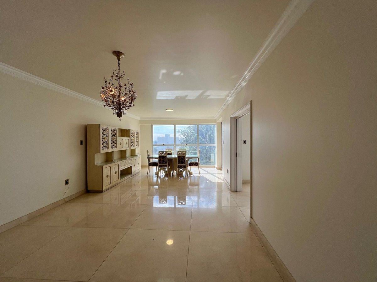 Foto de PISO DE CATEGORIA EN PLENO BOULEVARD GALVEZ, imagen 4