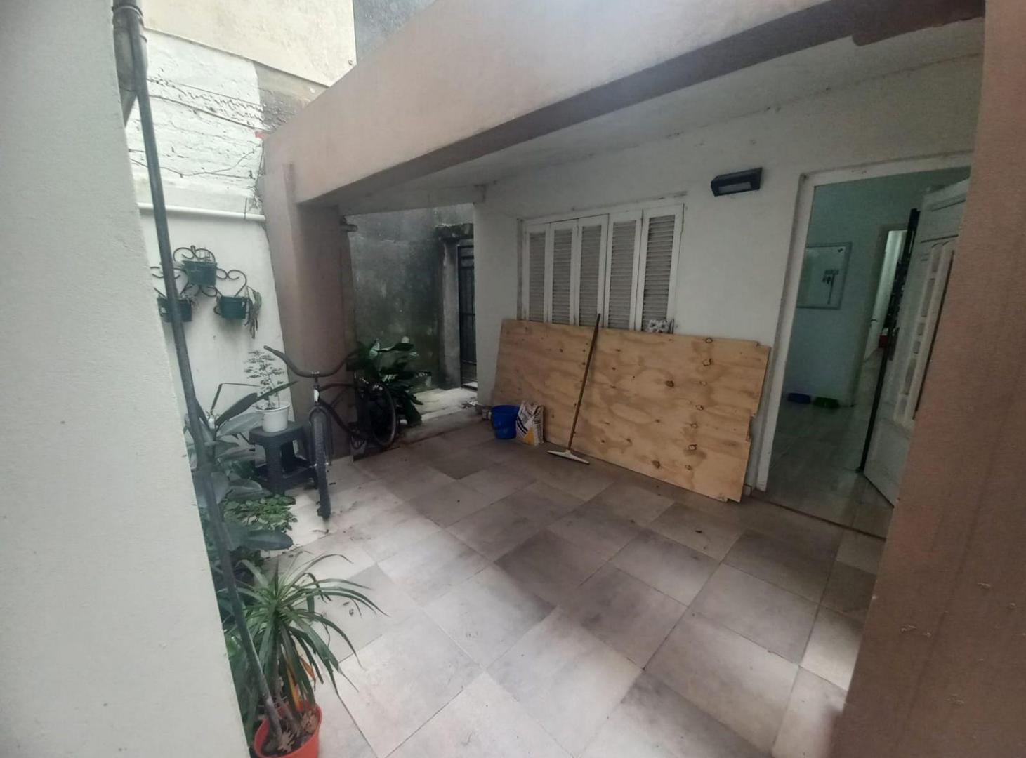 Foto de VENTA DE PROPIEDAD C 2 DPTOS. - AV FACUNDO ZUVIRIA, imagen 3