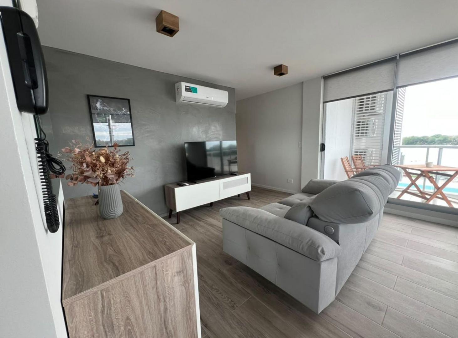 Foto de VENTA 2 DORM AMOBLADO C/COCHERA - AMARRAS CENTER, imagen 1