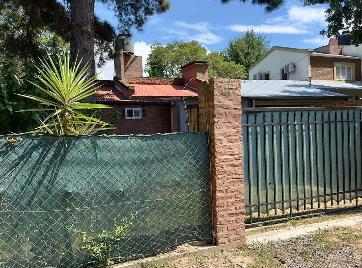 Foto de CASA CON PILETA A UNA CUADRA DE LA RUTA, imagen 2