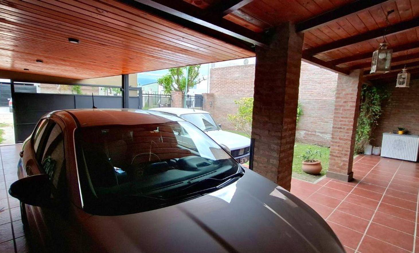 Foto de VENTA CASA 3 DORM, QUINCHO Y PILETA EN PRADERAS, imagen 5