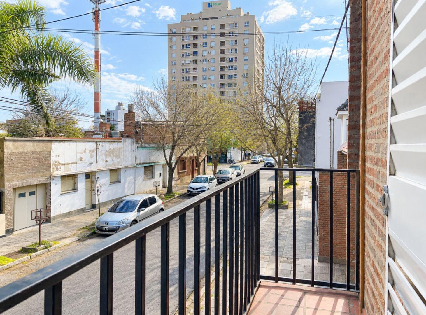 Foto de VENTA CASA PLANTA ALTA 2 DORM - Barrio Sur, imagen 5