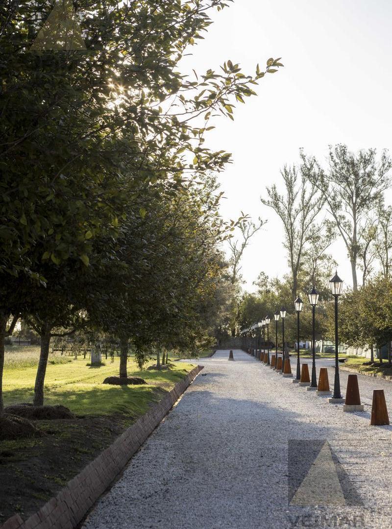 Foto de Lote en Venta. City Bell. Barrio Cerrado, imagen 2