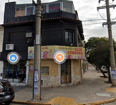 Propiedad en jose urquiza esquina Sarachaga de tres pisos