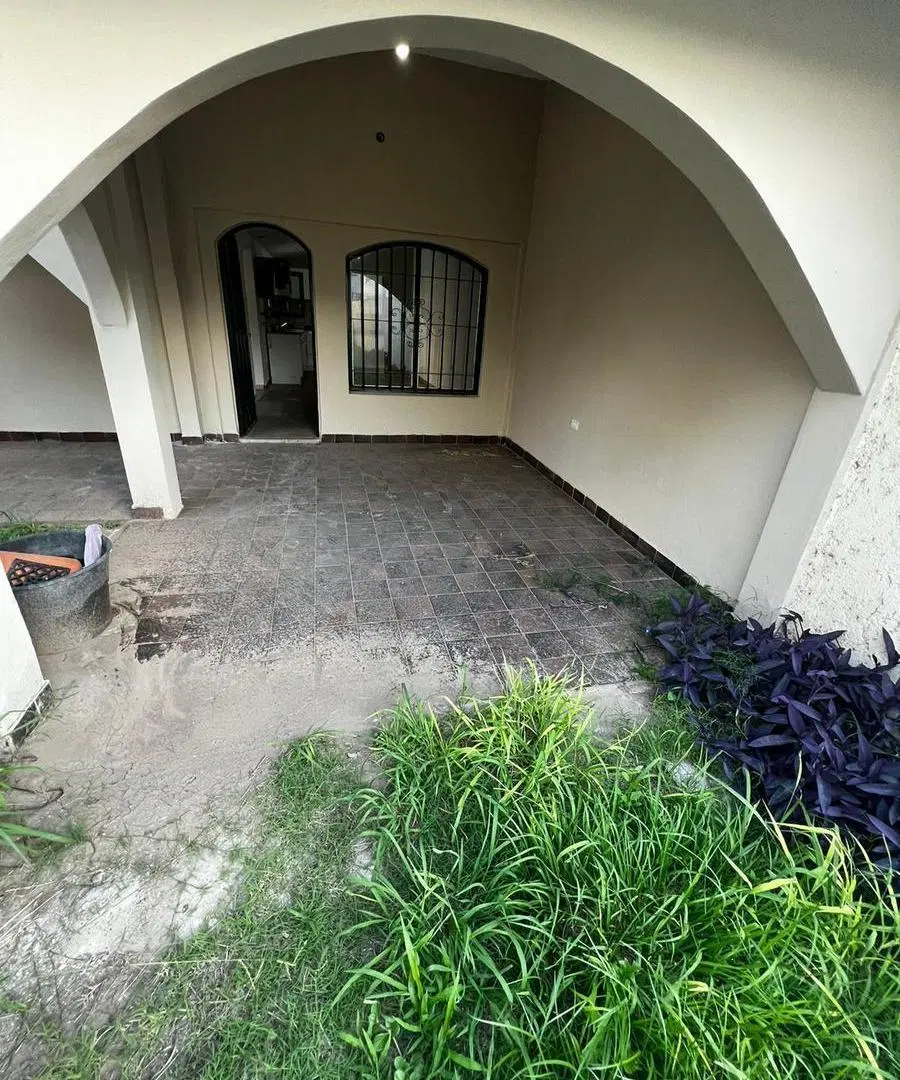 Casa en  Alquiler de dos dormitorios -Granja de funes 5